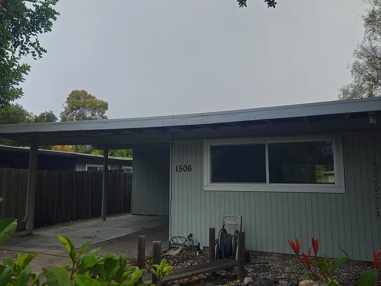 1506 Anderson Rd — Photo 2