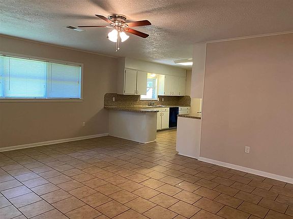 5th image of 716 S 17th St