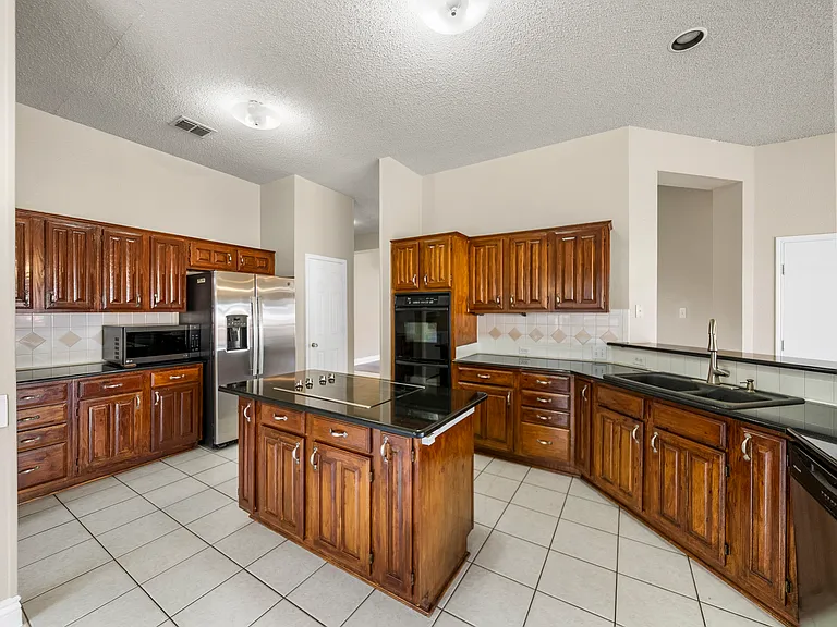 6008 Tupelo Ln — Photo 17