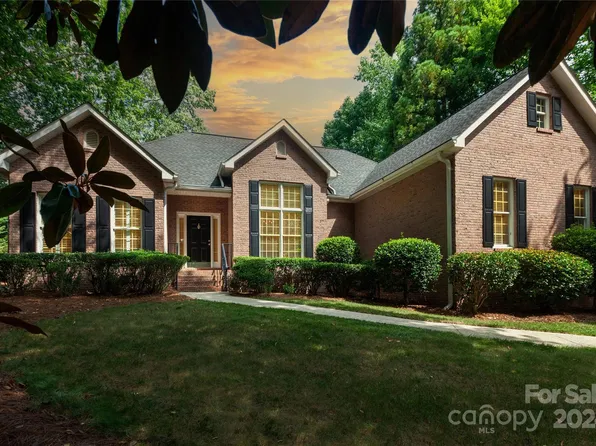 5 Honeysuckle Woods, Lake Wylie, SC 29710