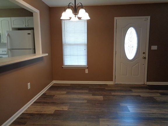 4th image of 1595 Jefferson Ct