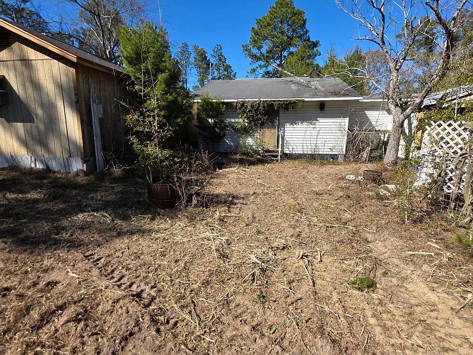 2nd image of 1908 Gravel Pit Rd