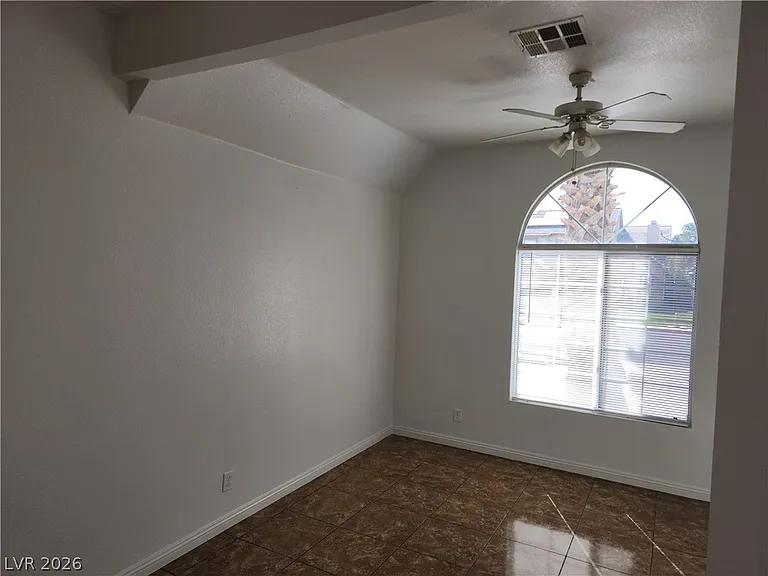 6556 Bradford Ln — Photo 9