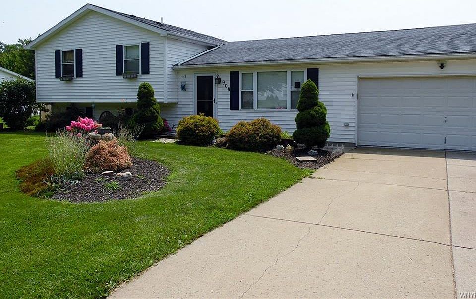 1st image of 908 Balmer Rd