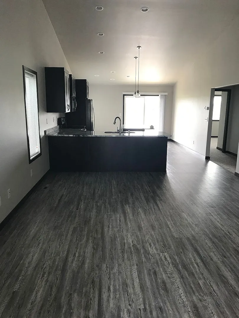 4 Bed 3 Bath Single Family Home — Photo 3