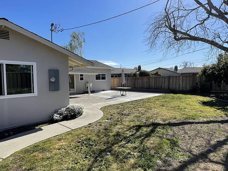 3713 Justine Dr — Photo 5