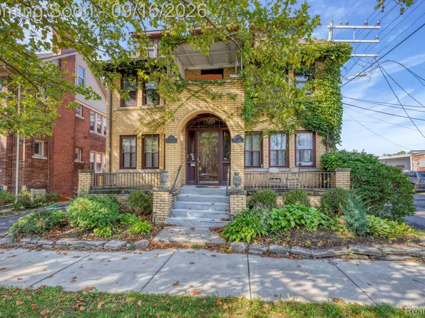 999 Nottingham Rd, Grosse Pointe, MI 48230