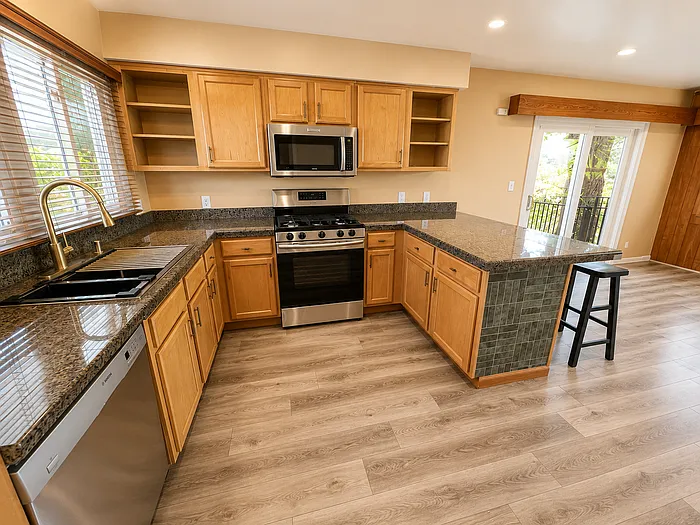 5484 Redding Rd — Photo 6