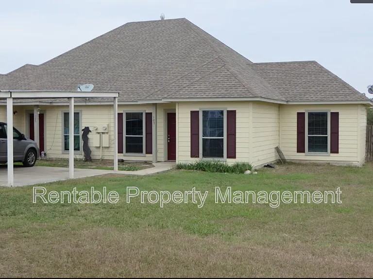 109 Collett Ct — Photo 2