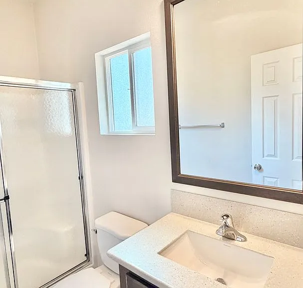 1727 S Hill Ave — Photo 11
