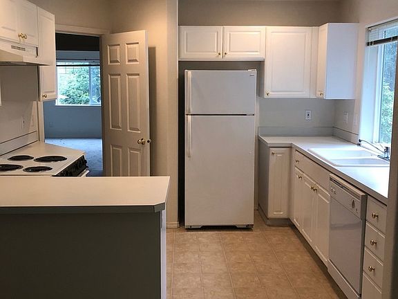 2nd image of 13080 SW Creekshire Dr