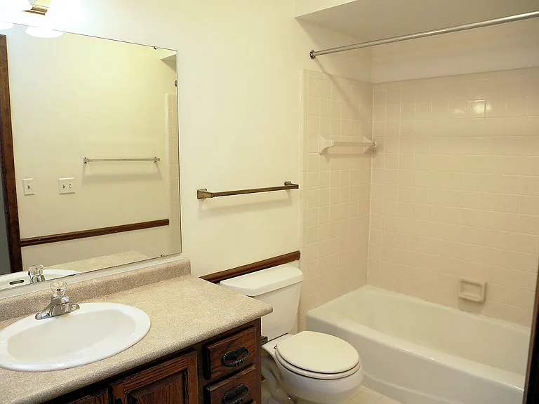 1393 Compton Ct 2bed/1bath LOFT