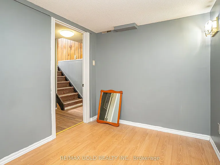 24 Bingham Rd — Photo 11