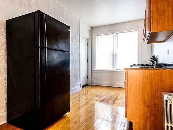4th image of 8057 S Laflin St #1450-2