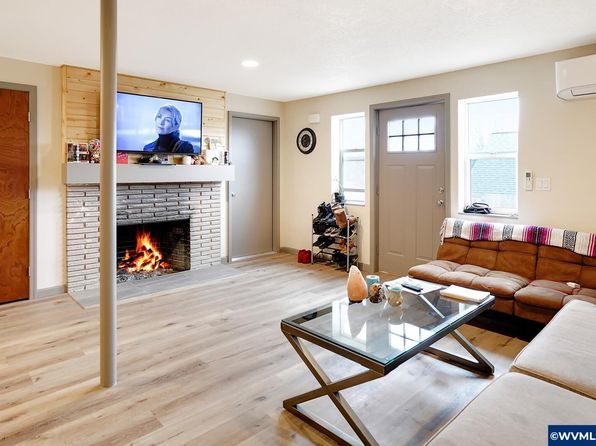 salem-oregon-2052853867 picture