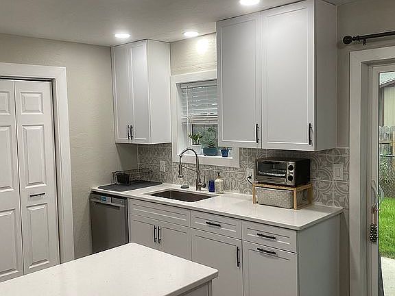 5th image of 2297/2301 Sherwood Lane