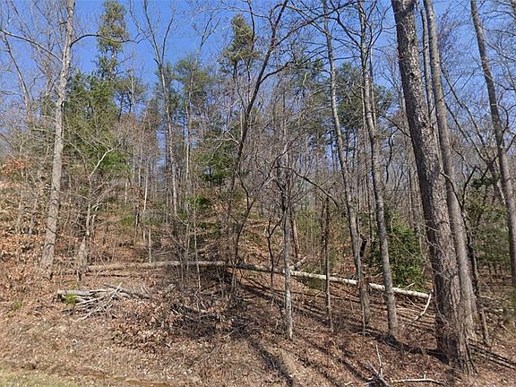 2nd image of 177 Cross Creek Rd