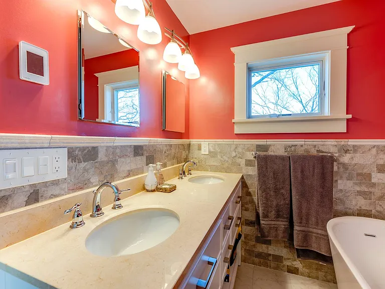 22 Wolf Swamp Ln — Photo 14