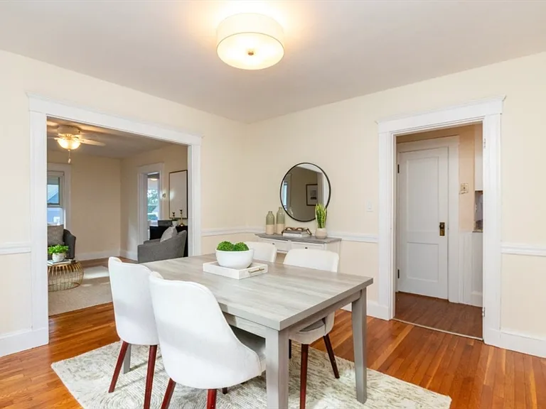 33 Pierce Ave #2 — Photo 6