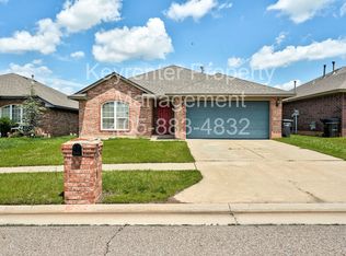 609 SW 38th Pl, Moore, OK 73160