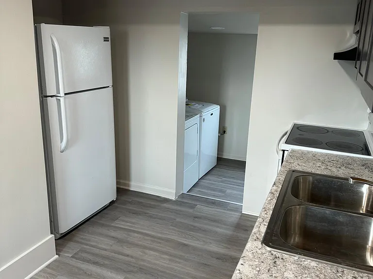 200 N Main St #3 — Photo 1