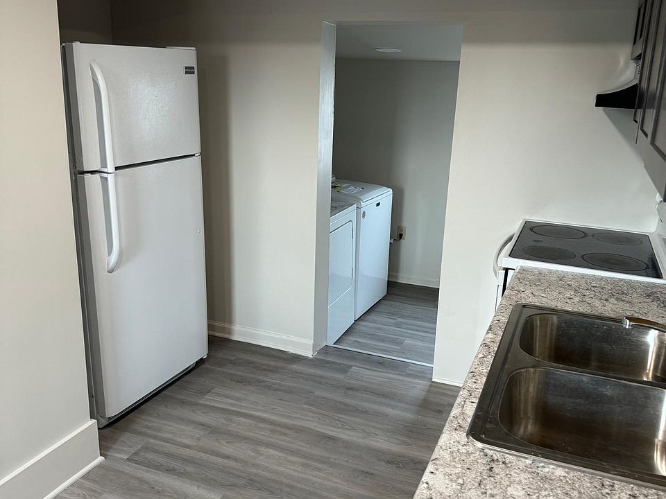 1st image of 200 N Main St #3