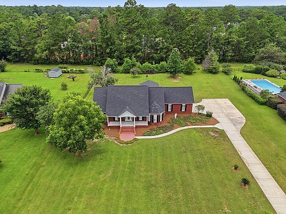 4th image of 171 Larkspur Dr