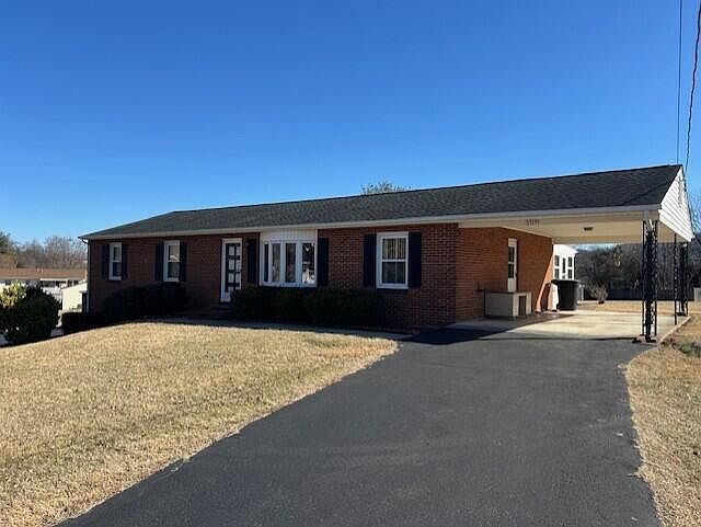 1st image of 3519 McDaniel Dr