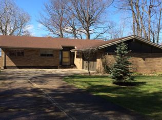 39 Minnewawa Rd, Timberlake, OH 44095