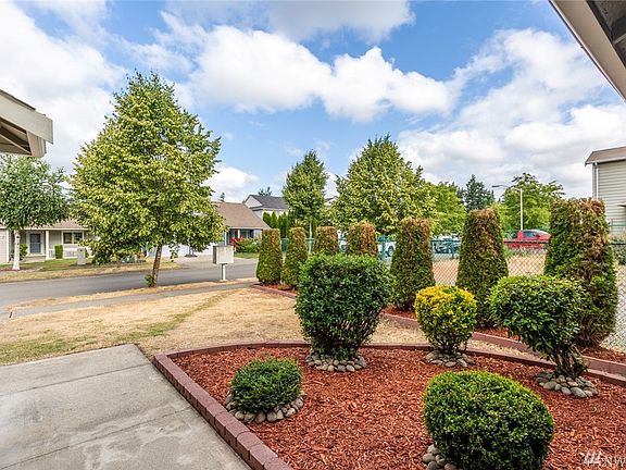 2nd image of 838 Rowland Dr SE