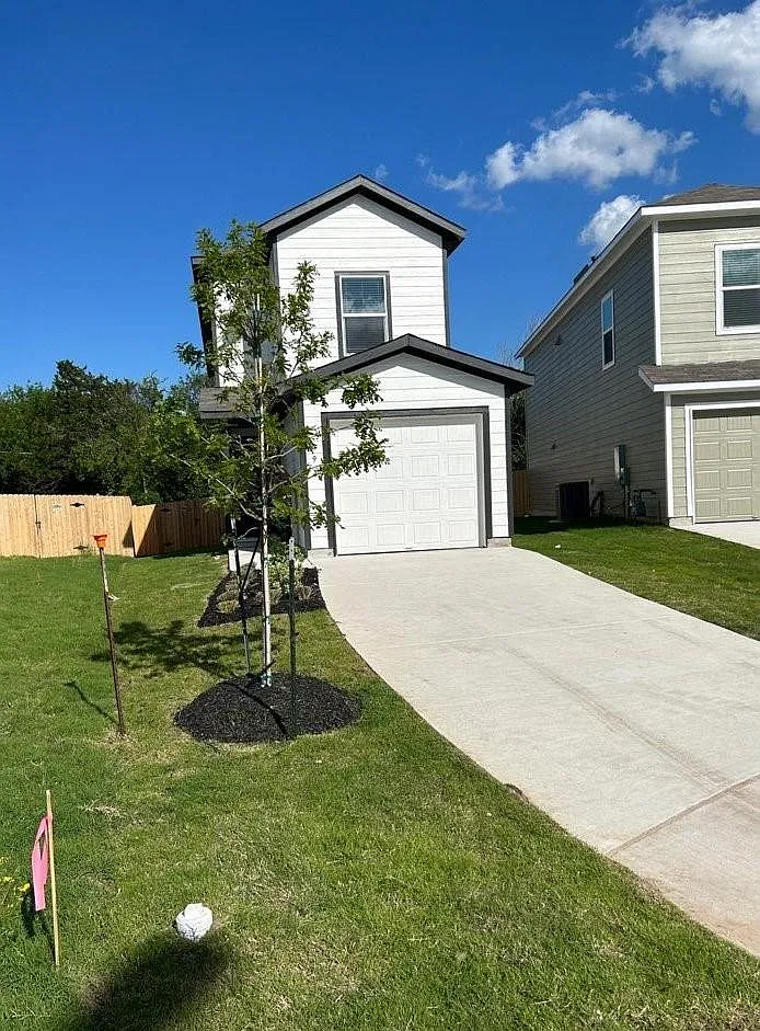 3 bed, 2.5 bath, 1360 sqft, $1,650 — Photo 1