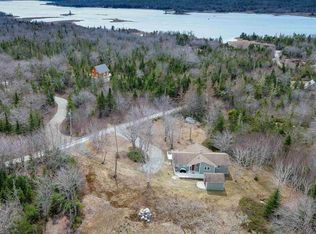 57 Somerset Dr, Shelburne, NS B0T 1V0