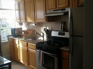 3072 44th St APT 3, Astoria, NY 11103