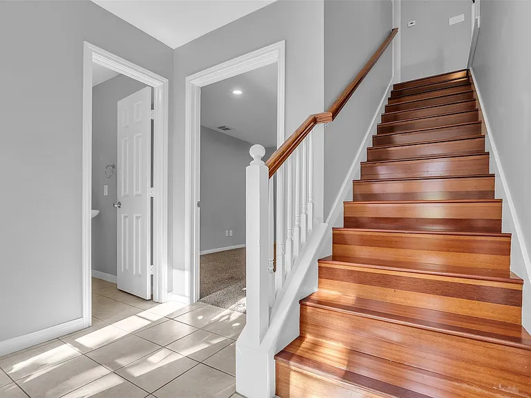 1417 W Webster St — Photo 7