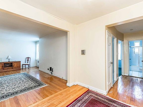 5th image of 3925 51st St APT 2D