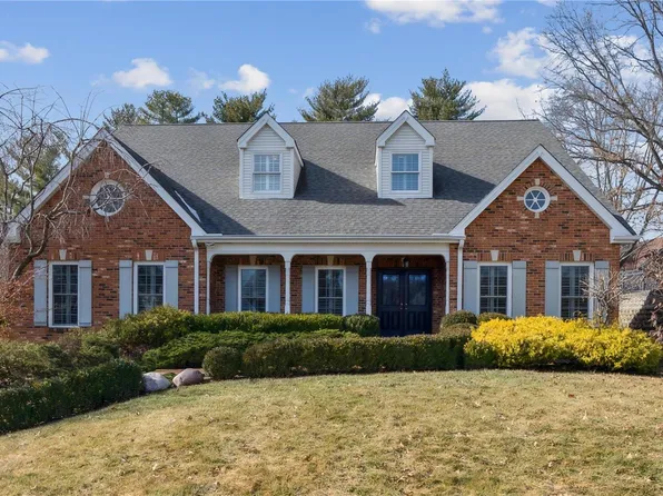 2118 Pinecrest Manor Ln, Saint Louis, MO 63122