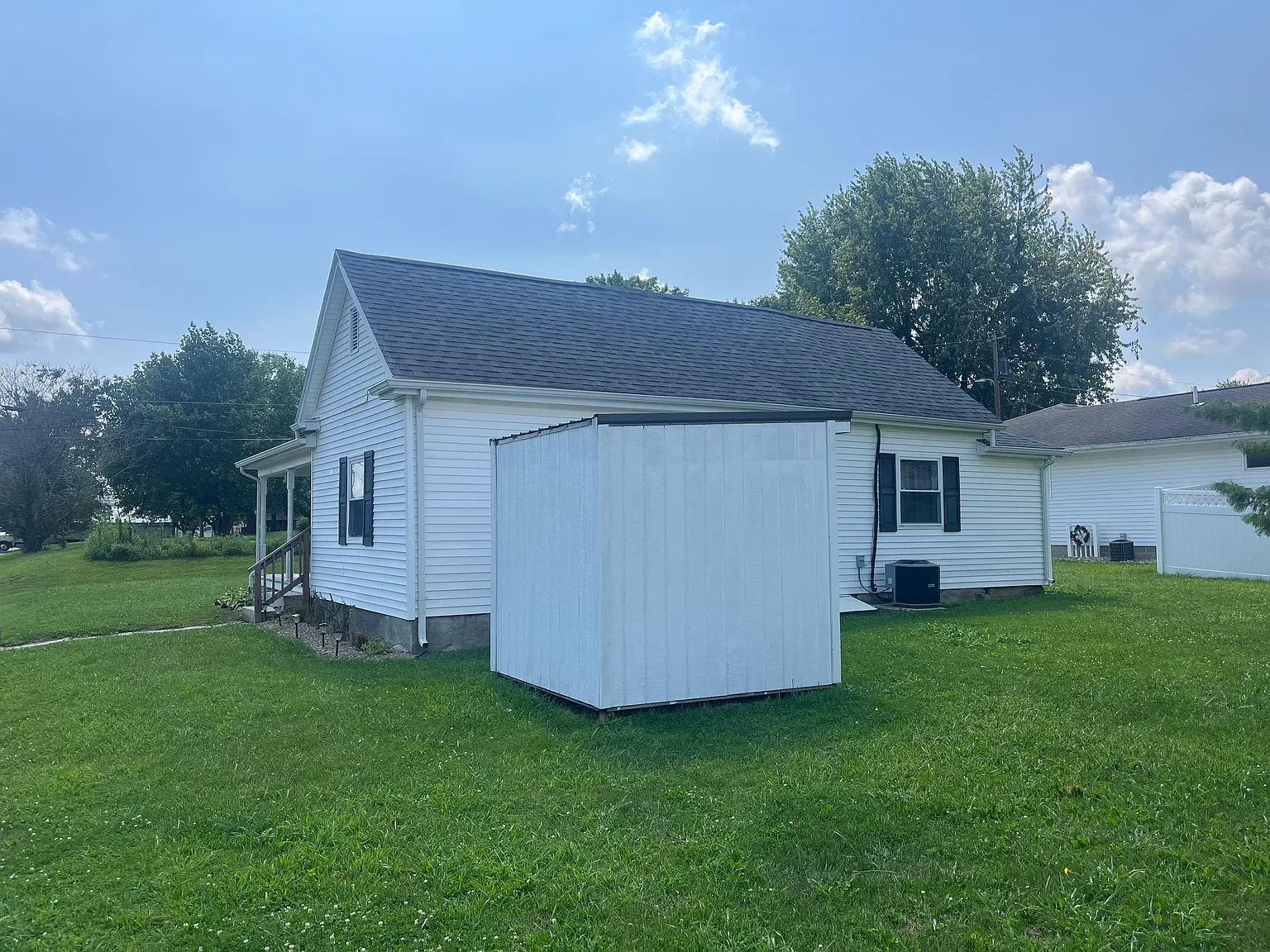 3 bed, 1432 sqft, $1,499 — Photo 4