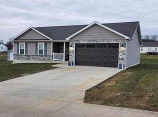 1104 Victoria Ave, Farmington, MO 63640