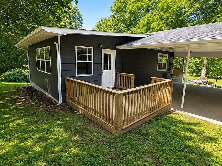 631 Medlin Rd NW — Photo 2