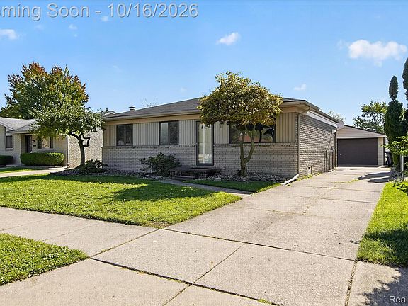 4th image of 16318 Wellington Ave