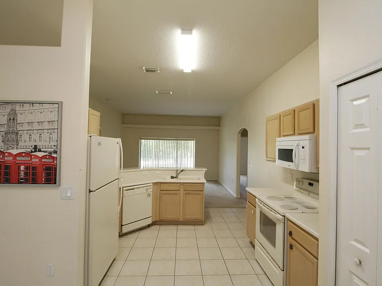 885 Tavernier Cir NE — Photo 7