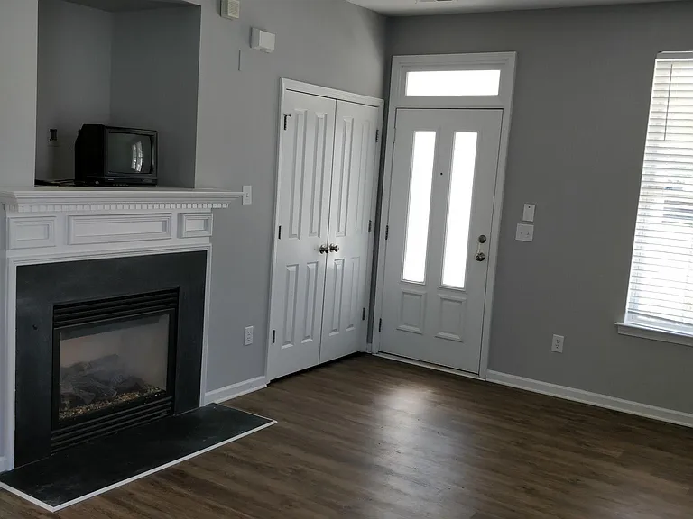 1324 Rising Oak Dr — Photo 4
