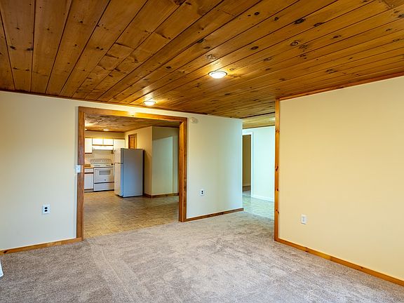 2nd image of 84 Balsam St