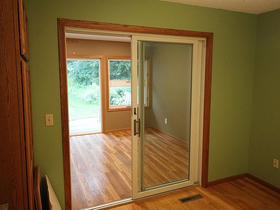 5th image of 1110 Park St W