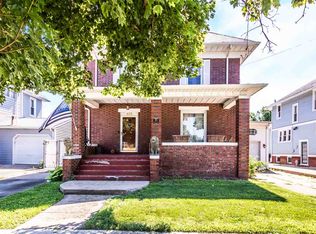 459 N Main St, Canton, IL 61520