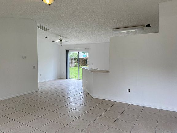 3rd image of 2955 Corrigan Dr