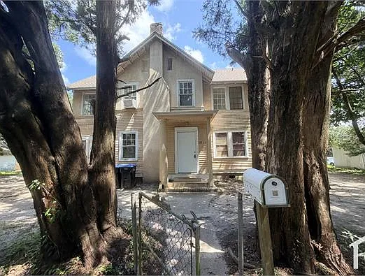 3 bed, 1100 sqft, $1,100 — Photo 2
