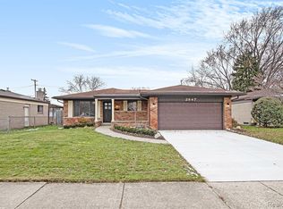 2847 Clayton Dr, Troy, MI
