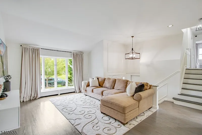 3 bed, 1.0 bath, $3,500 — Photo 4