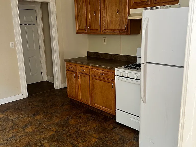 29 Cedar St #3 — Photo 9